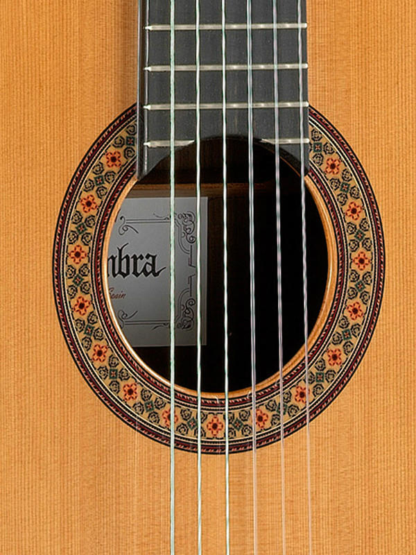 Alex_Gordez_classical_Guitar